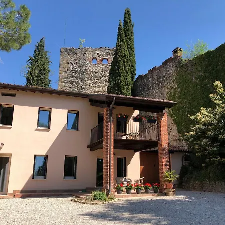 Su Al Castello Couette-café