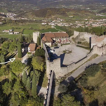 Su Al Castello Nocleg ze śniadaniem *